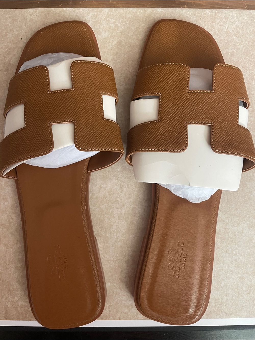 brand new Women's Fashion Slides- Best fit size 10 in women, narrow fit